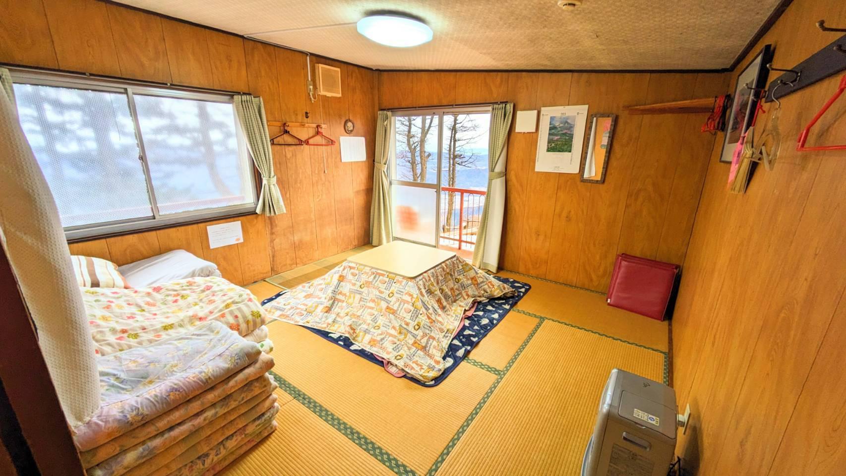 三養荘 三ツ峠山荘